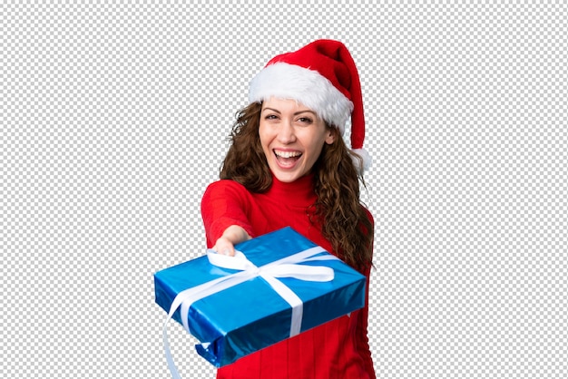 Mujer joven con sombrero de navidad