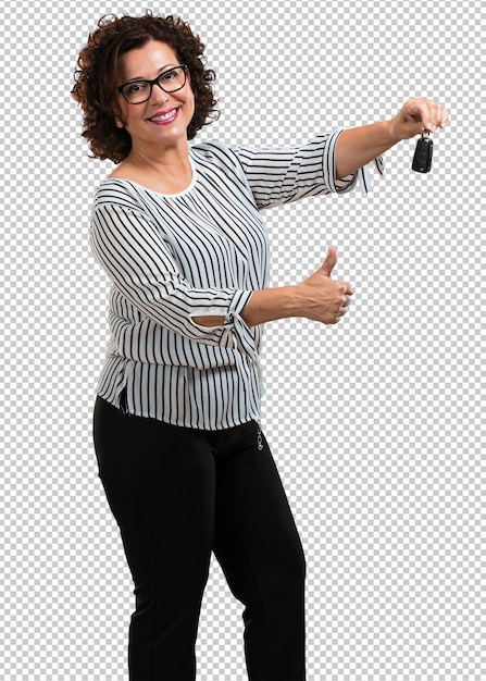 PSD mujer de mediana edad feliz y sonriente