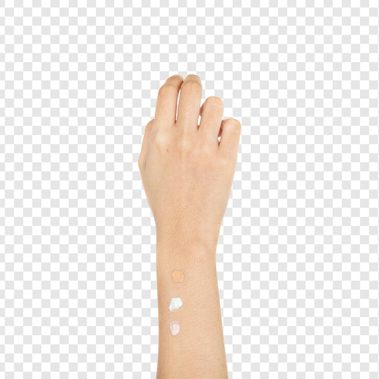 PSD mujer probando productos cosméticos aislados sobre un fondo transparente