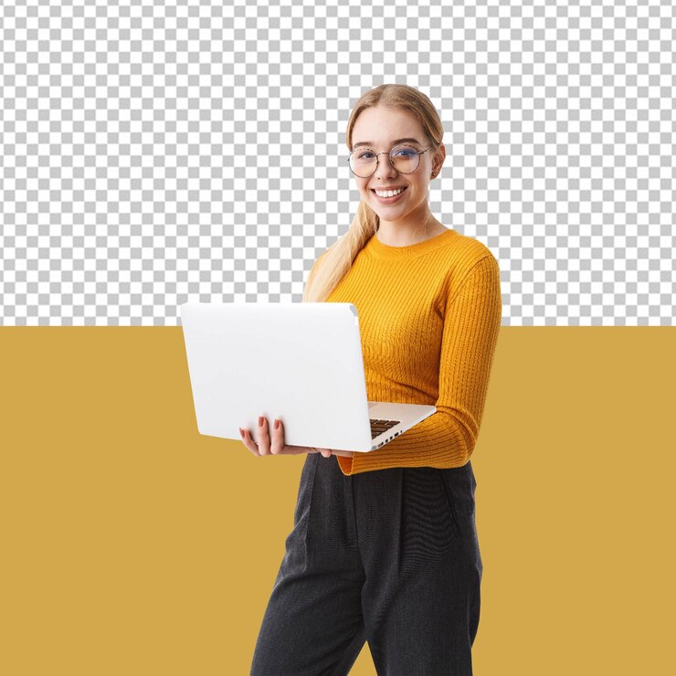La mujer de PSD sostiene una computadora portátil y una pantalla que dice que la sostiene con un fondo transparente