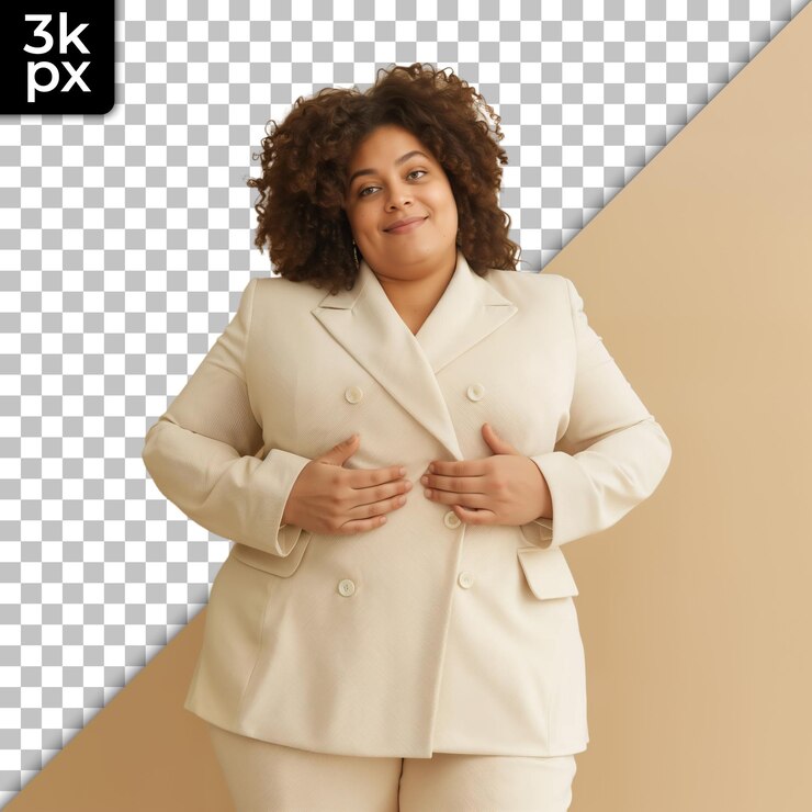 PSD una mujer en un traje blanco está de pie frente a una foto en blanco y negro