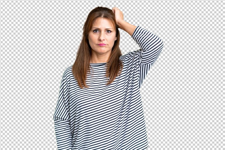 PSD mulher de meia-idade com antecedentes isolados com uma expressão de frustração e incompreensão