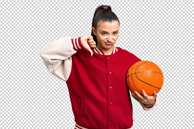 Mulher jovem e bonita sobre fundo de chave de croma isolado