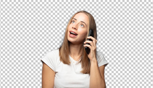 Mulher loira a usar um telemóvel