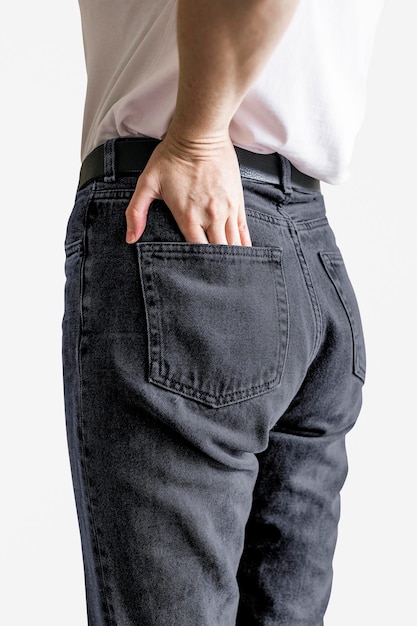 Mulheres 39 jeans lavados pretos maquete de roupas casuais psd