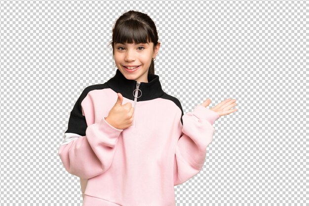 Niña pequeña sobre fondo de llave de croma aislado