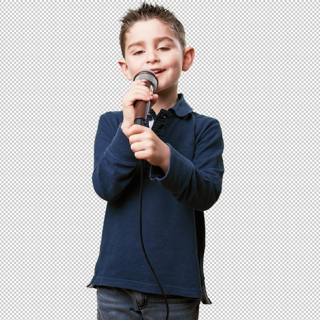 Niño pequeño cantando