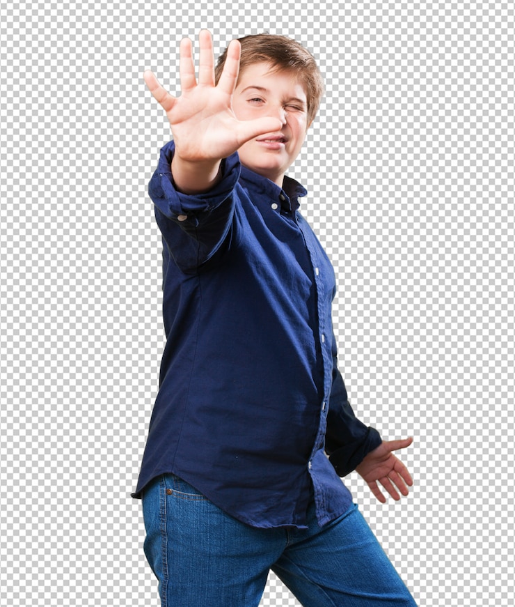 PSD niño pequeño gesticulando número cinco