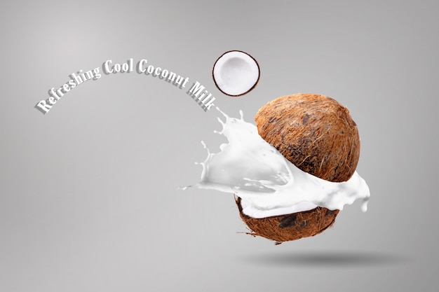 Noix de coco et éclaboussures de lait de coco
