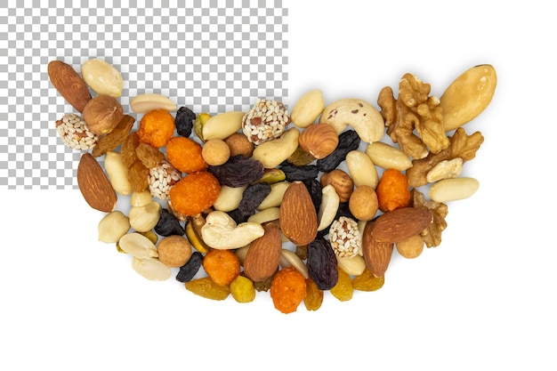 Noix et raisins secs isolés sur fond transparent