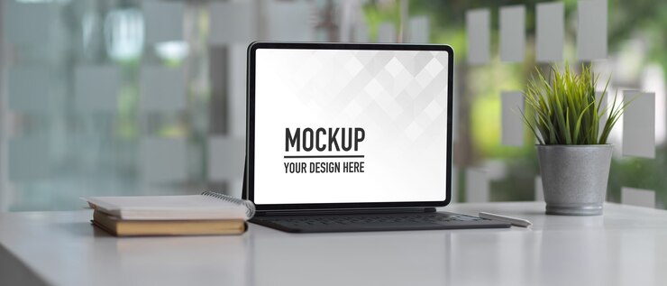 PSD oficina de mesa de trabajo con maqueta de laptop