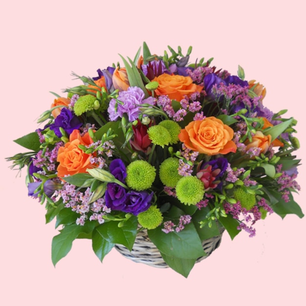Un panier de fleurs vibrant