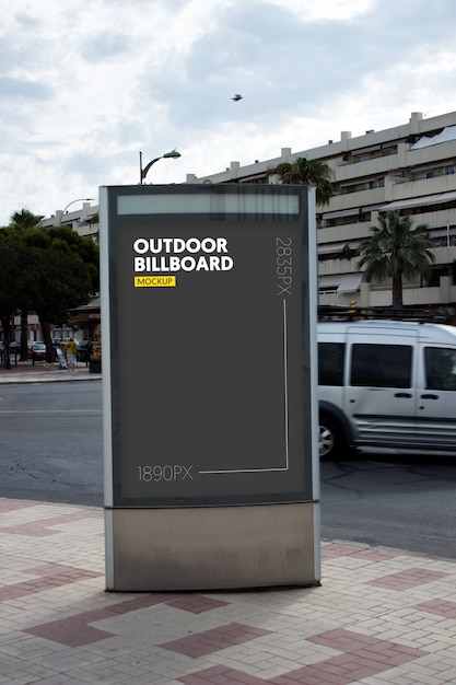 panneau d&#39;affichage extérieur en ville