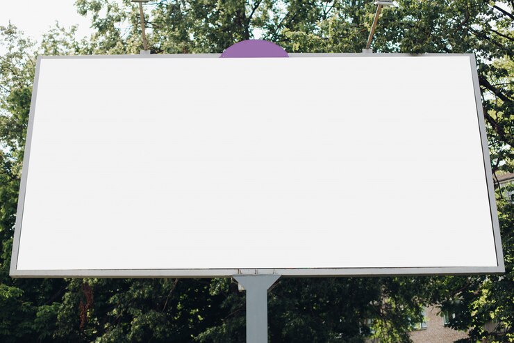 PSD panneau d'affichage vide dans la ville