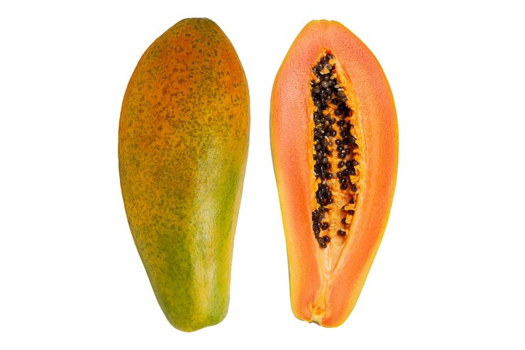 PSD papaya por dentro y por fuera en un fondo en blanco png
