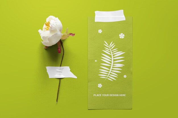 Papier Et Fleur Collés à La Maquette Du Tableau