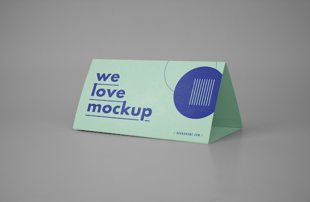 Papiertisch zelt flyer mockup