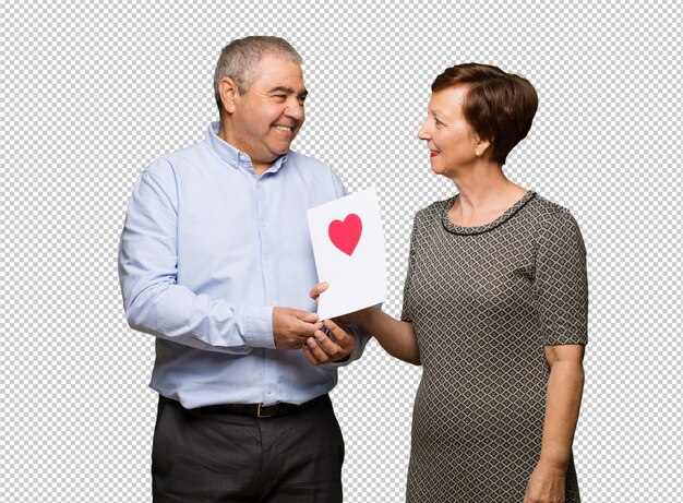 Pareja de mediana edad celebrando el día de san valentín