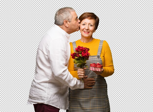 Pareja de mediana edad celebrando el día de san valentín