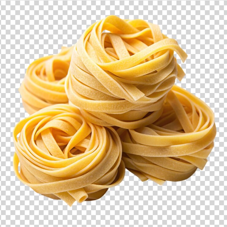 PSD pasta de fettuccine crua de durum isolada em fundo branco