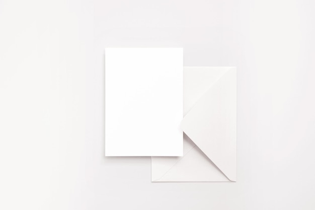 un pedazo de papel blanco que dice citas en él