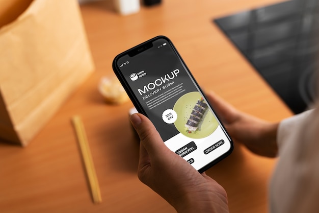 Pedido de sushi e maquete de smartphone