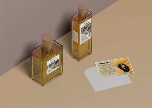 PSD perfume líquido em forma de frascos diferentes