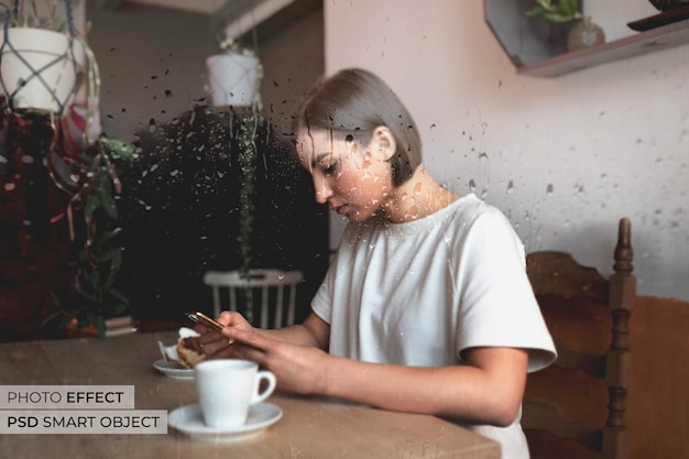 Person mit nassem Glaseffekt