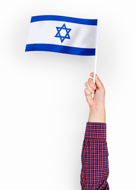 PSD person winkt die flagge des staates israel