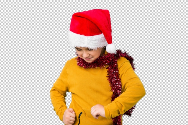 PSD petit garçon fête le jour de noël, coiffé d'un bonnet de noel isolé dansant et s'amusant.