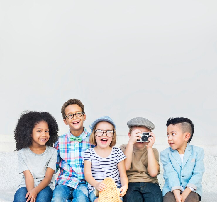 PSD petits garçons jeune groupe d&#39;enfants enfants amitié vintage