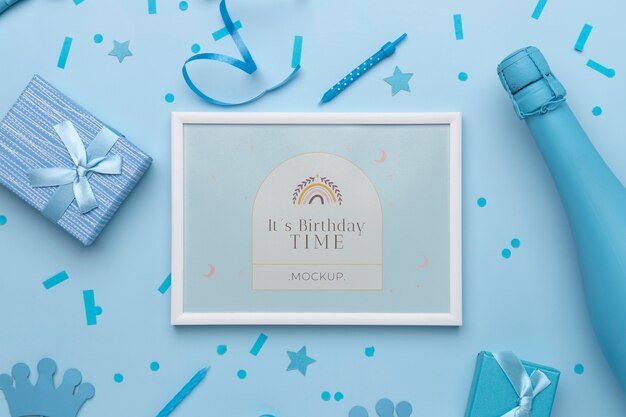 Piatto di cornice di compleanno con decorazione