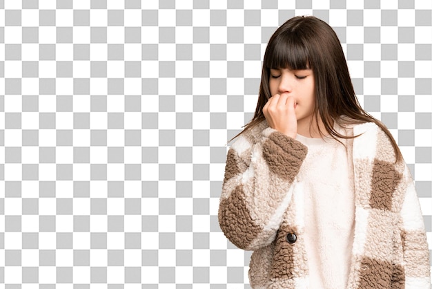 Piccola ragazza sopra isolato verde chroma chiave sfondo avendo dubbi