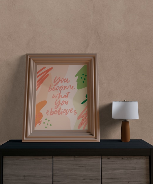 Piccolo modello minimalista con cornice