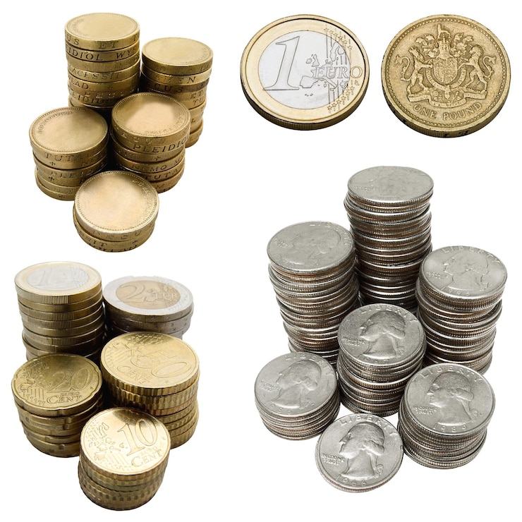 PSD una pila de monedas de oro con el número 10 en ella