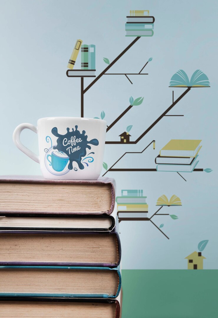 PSD pila de primeros planos de libros con taza de café