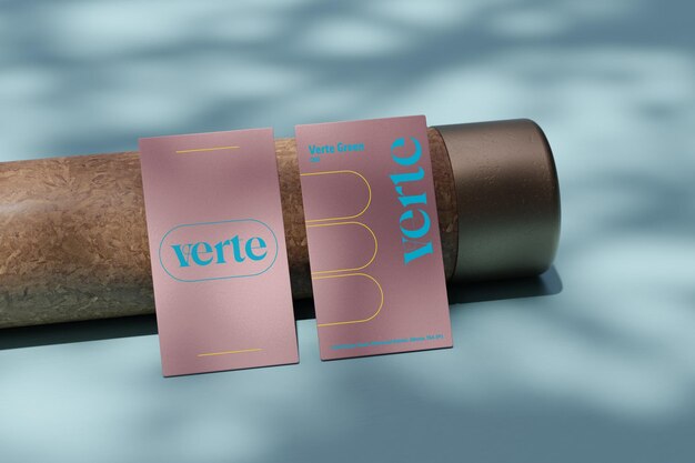 Pink-Pastel-Moderne Visitenkarten-Mockup mit abstraktem Hintergrund 3D-Rendering
