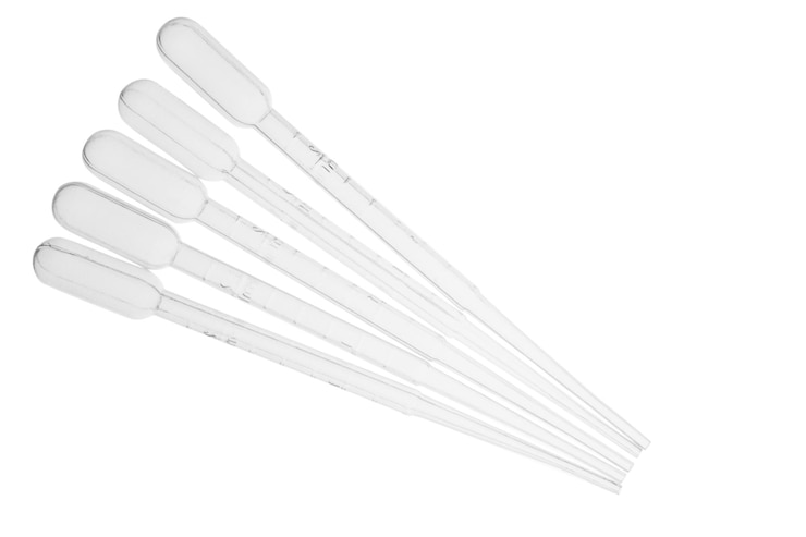PSD pipette di pasteur su uno sfondo bianco