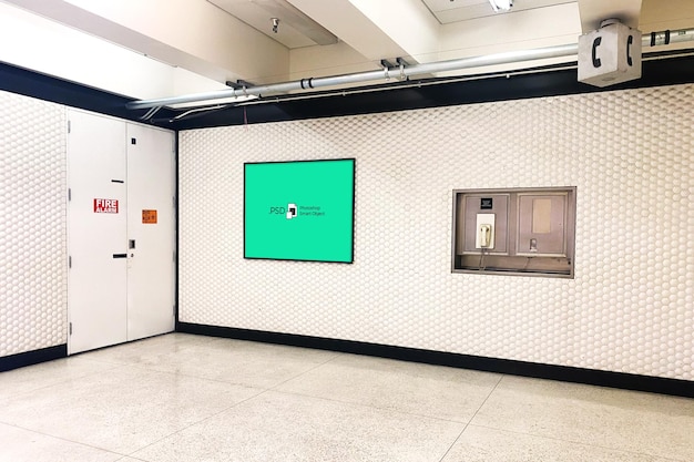 Plakatwand-Schild-Plakat-Banner-Anzeigen-Werbestation-U-Bahn-Zug-Bus-Mockup-Display-Wandschild