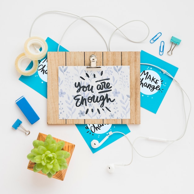 Planche de bois maquette avec message sur