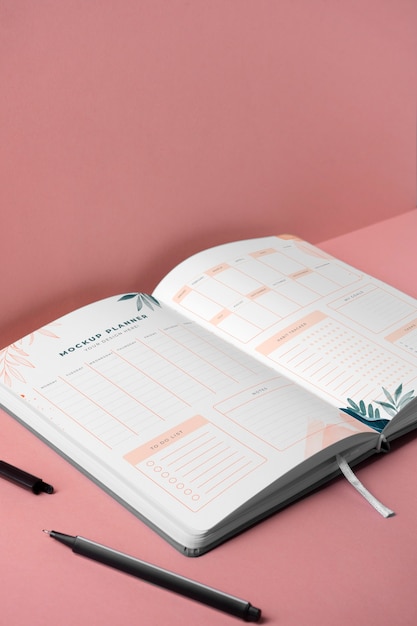 PSD planer-notizbuch-mockup-design