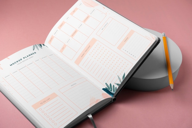 PSD planer-notizbuch-mockup-design