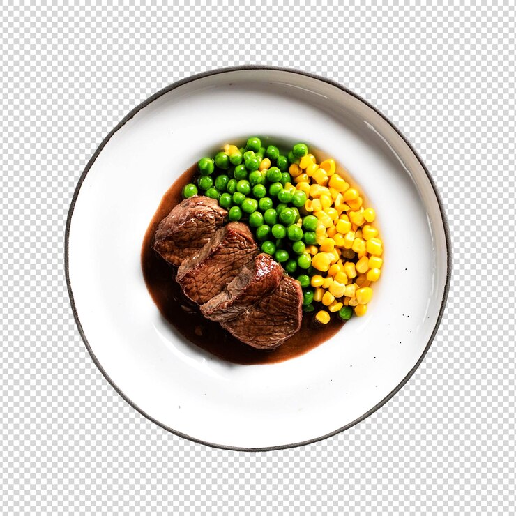Un plato de bistec de papel negro con guisantes y maíz en un fondo transparente
