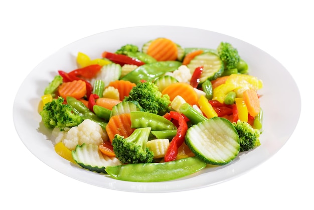 plato de verduras fritas aisladas sobre un fondo transparente
