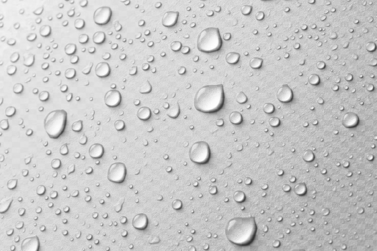 PSD png gouttes d'eau médicament blanc de fond