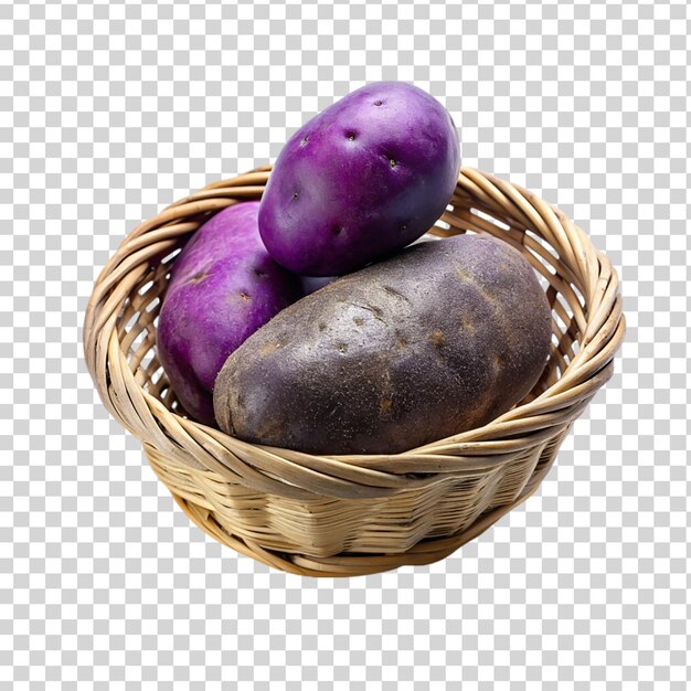 PSD des pommes de terre violettes dans un panier isolées sur un fond transparent