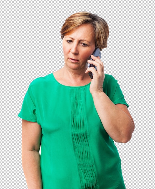 PSD portrait d'une femme mature inquiète parlant au téléphone