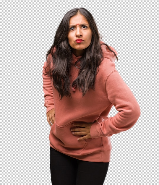 PSD portrait de jeune femme indienne fitness très en colère et contrariée, très tendue, hurlant furieux, négatif et fou