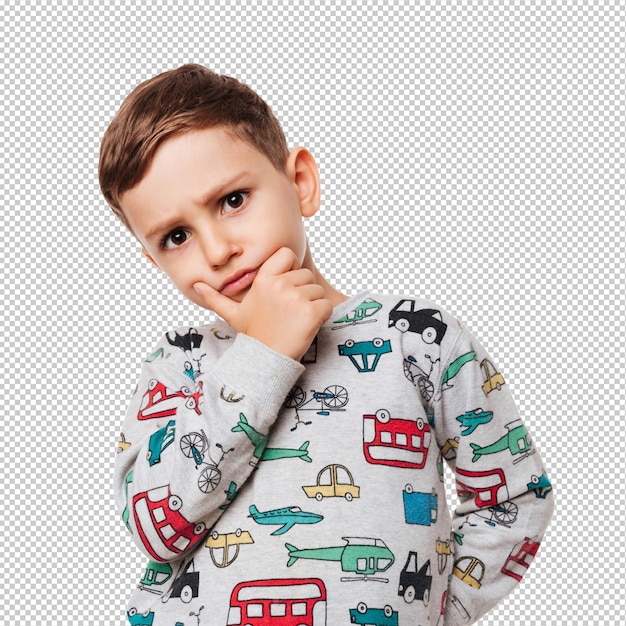 Portrait d'un petit garçon mignon et réfléchi