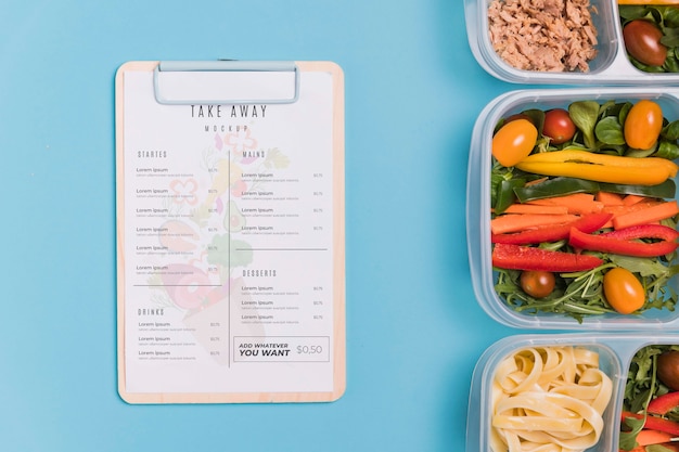 Pranzo al lavoro con appunti